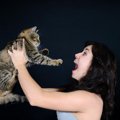 猫に嫌われる『NGな話し方』4選！好かれる話し方とは？