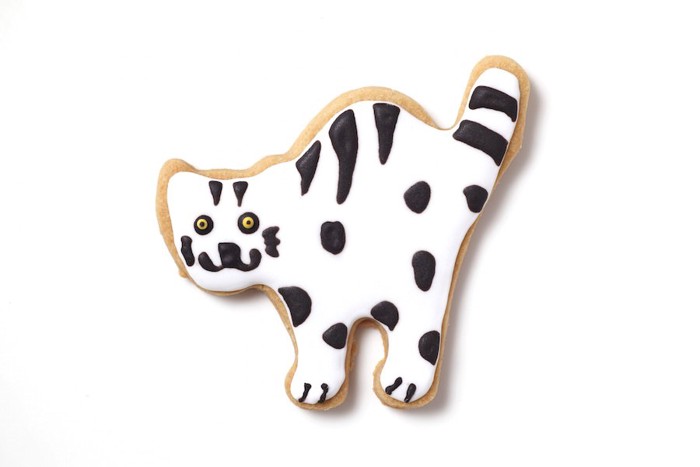 白黒柄の猫のアイシングクッキー