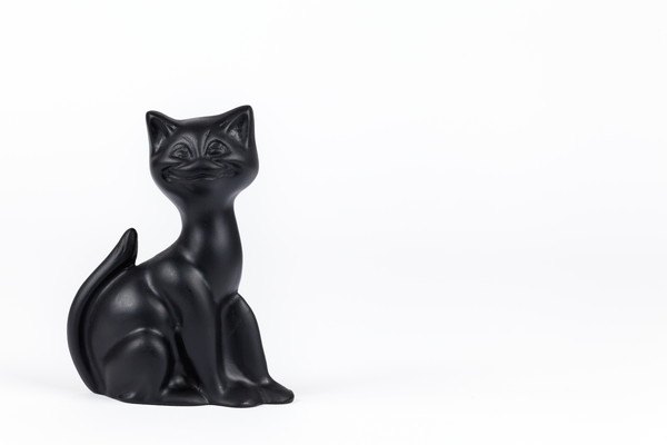 黒猫の彫刻