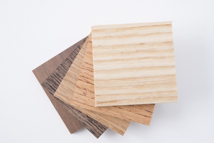 数種類の重なった木板