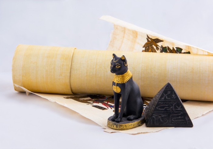 古代エジプトの猫の置物